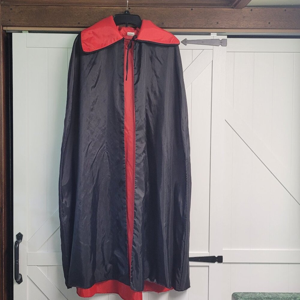 Black and Red Halloween Adult Cape